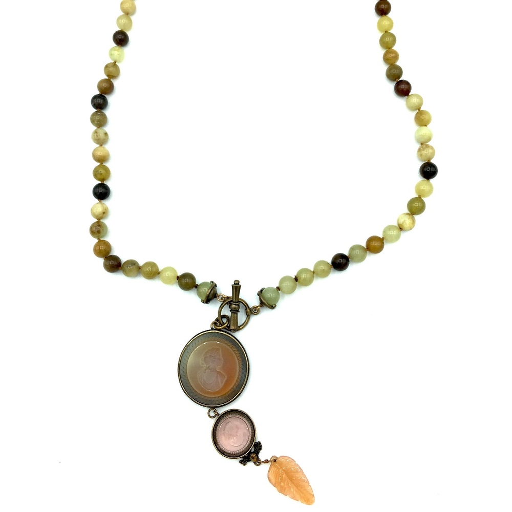 Medallion necklace